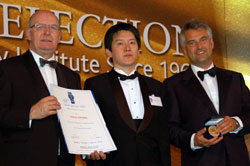 チキンフィレ　赤ワインソー